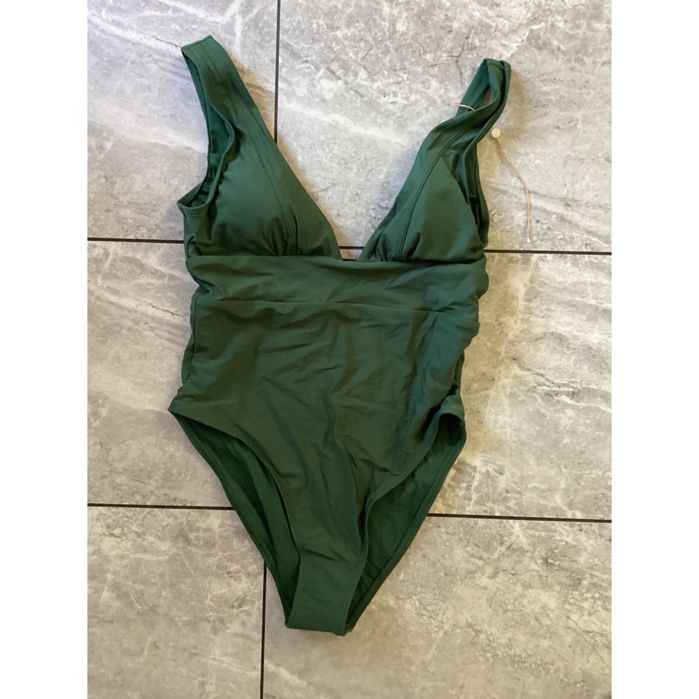 Quince Women Green Recycled V-Neck One Piece Swimsuit Size M ATG001